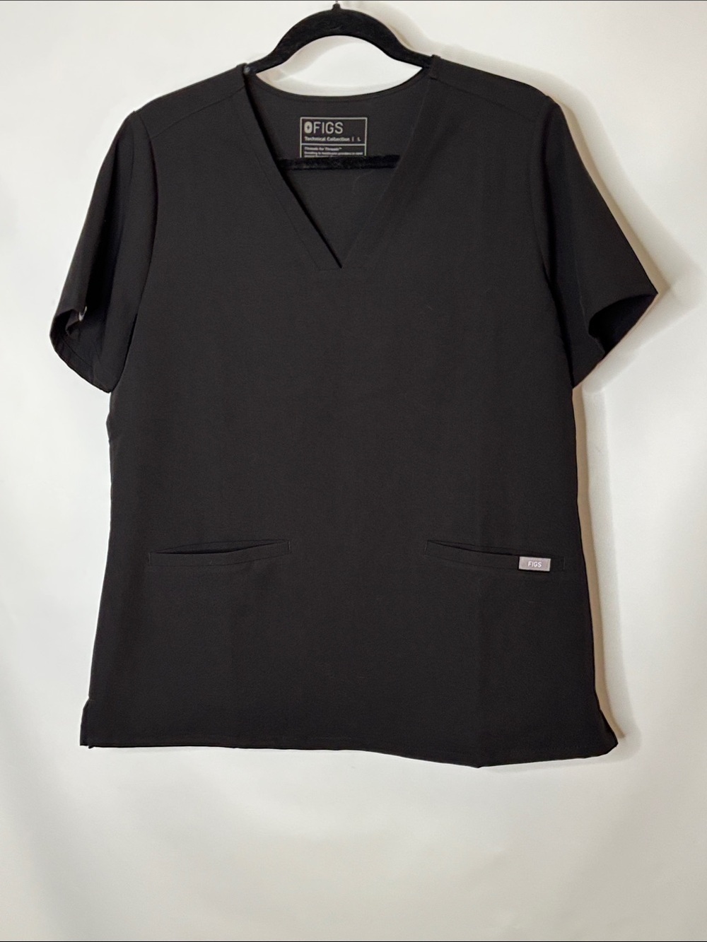 Fig Technical Collection Casma Black Scrub Top, size Large